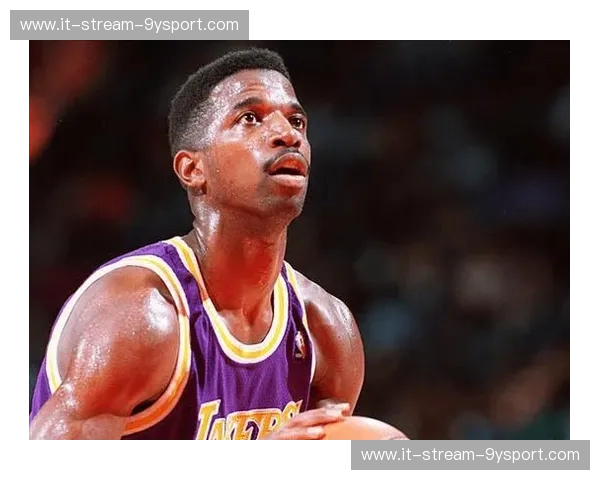 紫金荣耀与铁血硬汉的巅峰博弈：深度解析湖人vs热火总决赛的燃情时刻